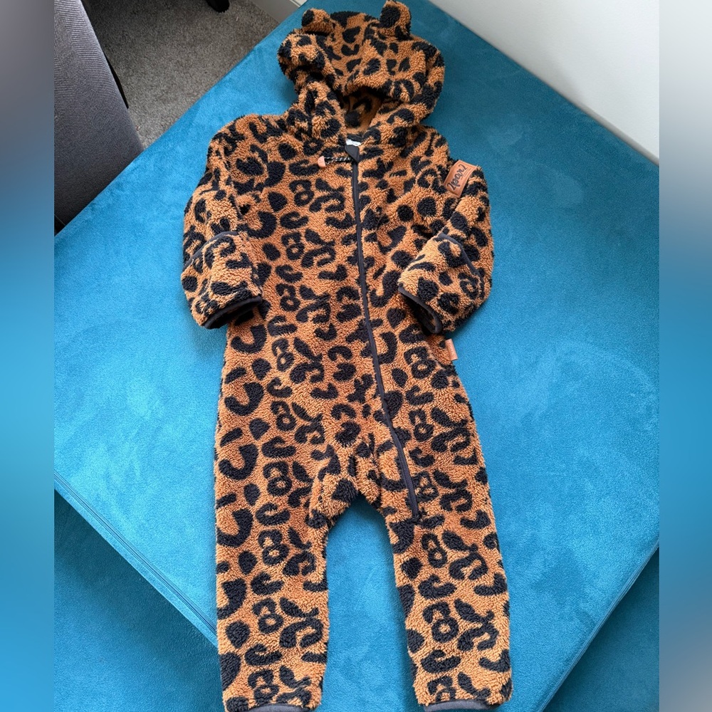 Deux par Deux Brown and Black Leopard Kids Footie GUC